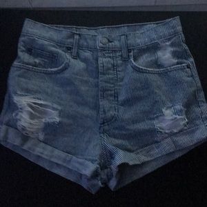 Cuffed LF Carmar shorts